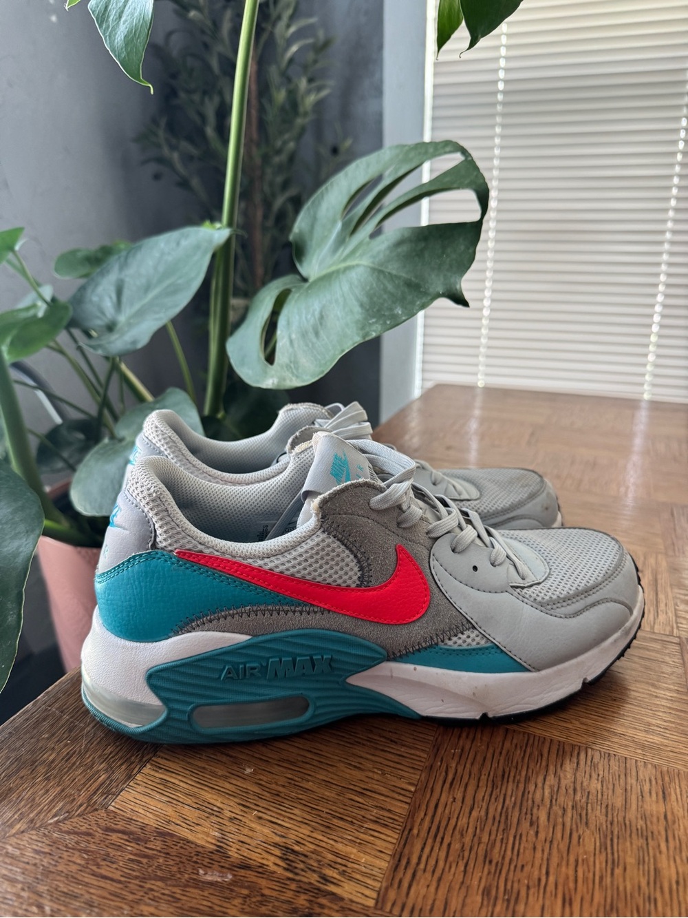 Women’s Nike Max Excee